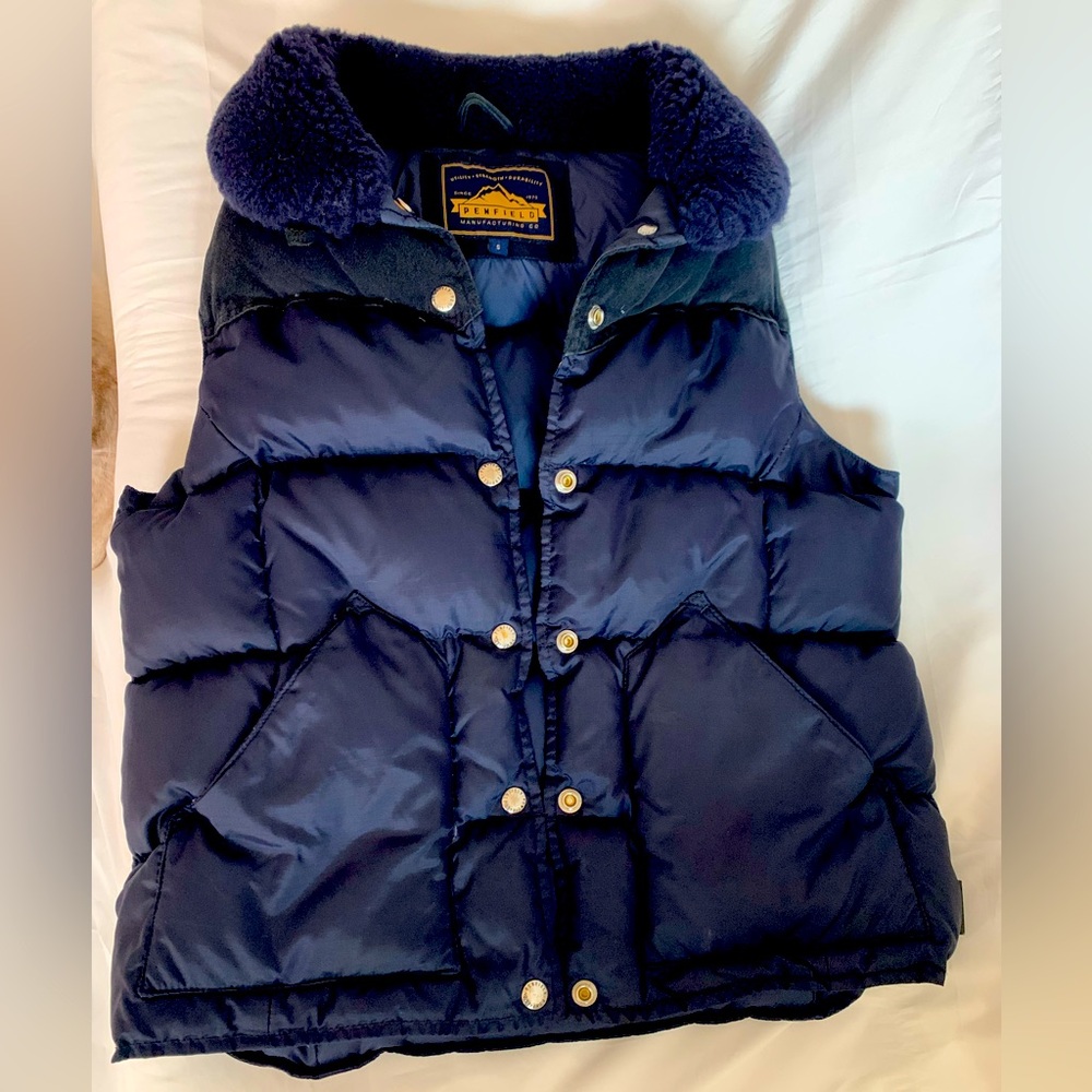 Puffy vest Deep navy color size S made in Australia , natu down